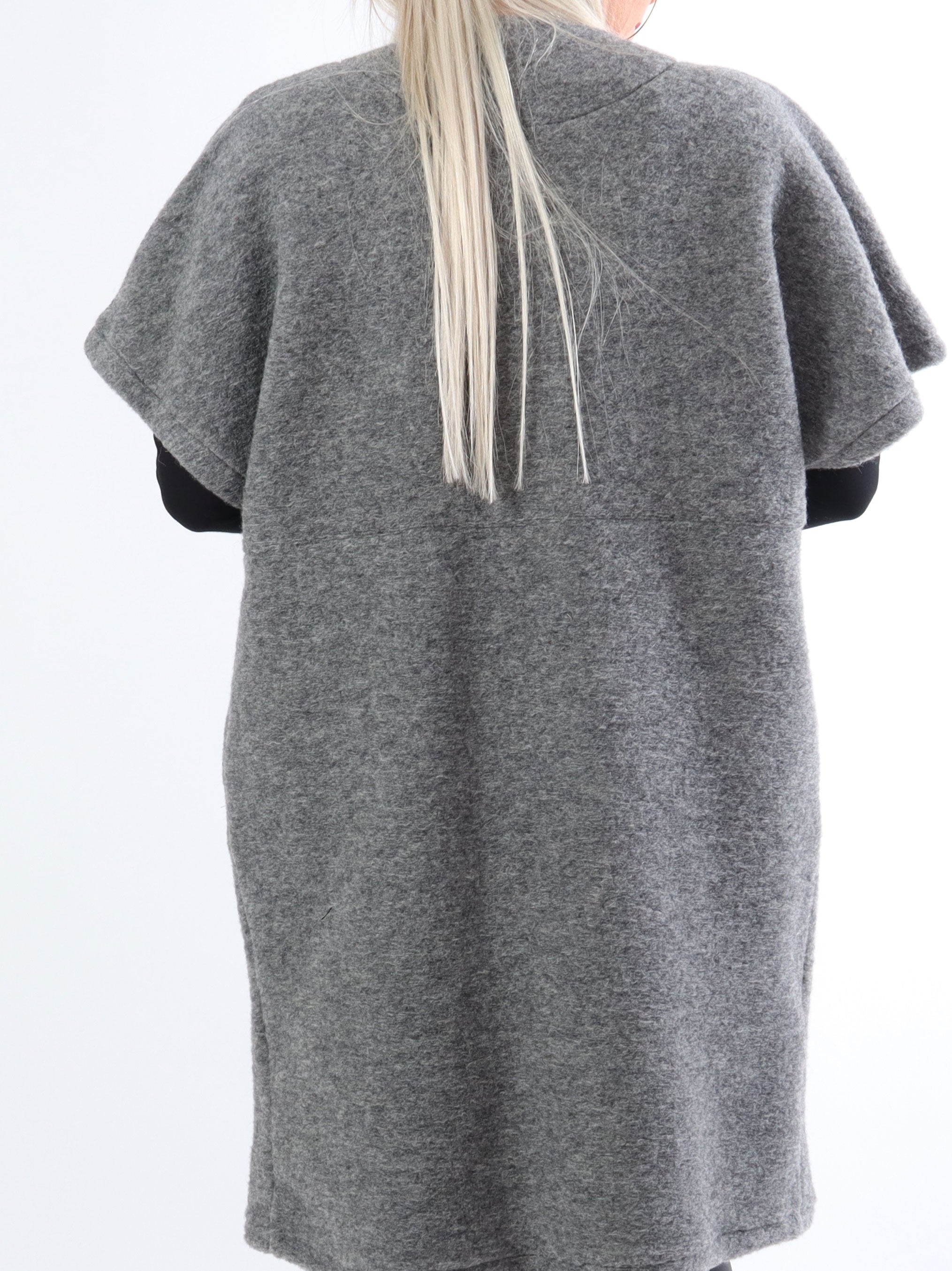 Bianca - Mjuk varm väst med knappar